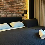 住宿加早餐酒店 Riverside Industrial - Sauna - Gym -air-conditioning-spa-fitness 4*